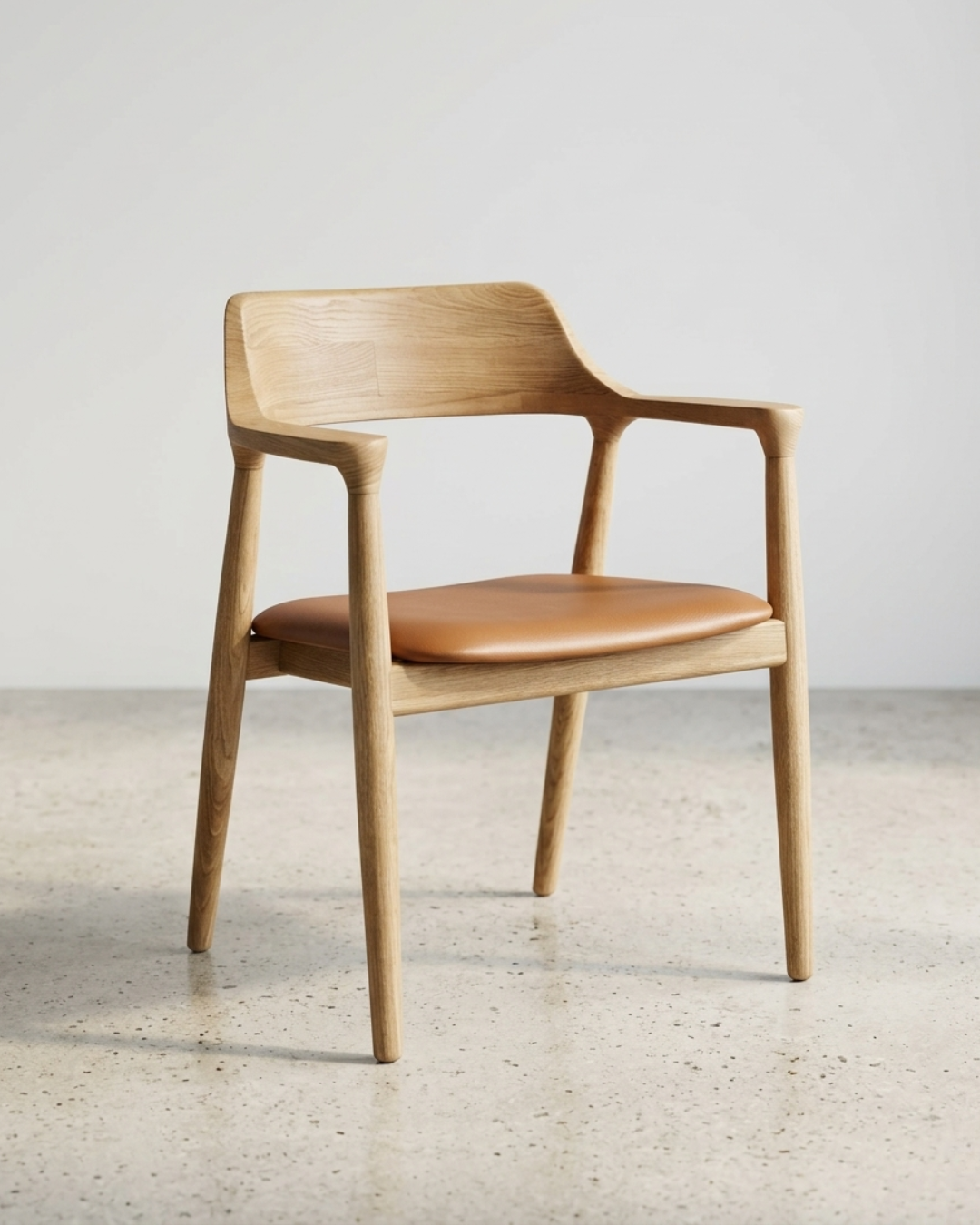 Silla en teca y cuero