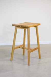 Banqueta de barra en madera teca