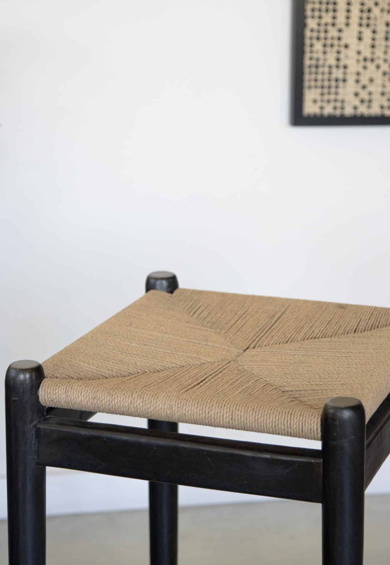 Banqueta de barra en madera teca y fibra