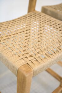 Banqueta en teca y loom sintético
