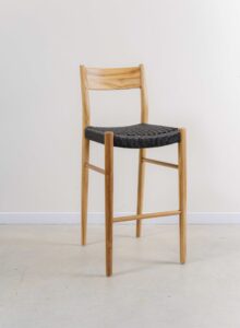 Banquetas en teca y loom sintético