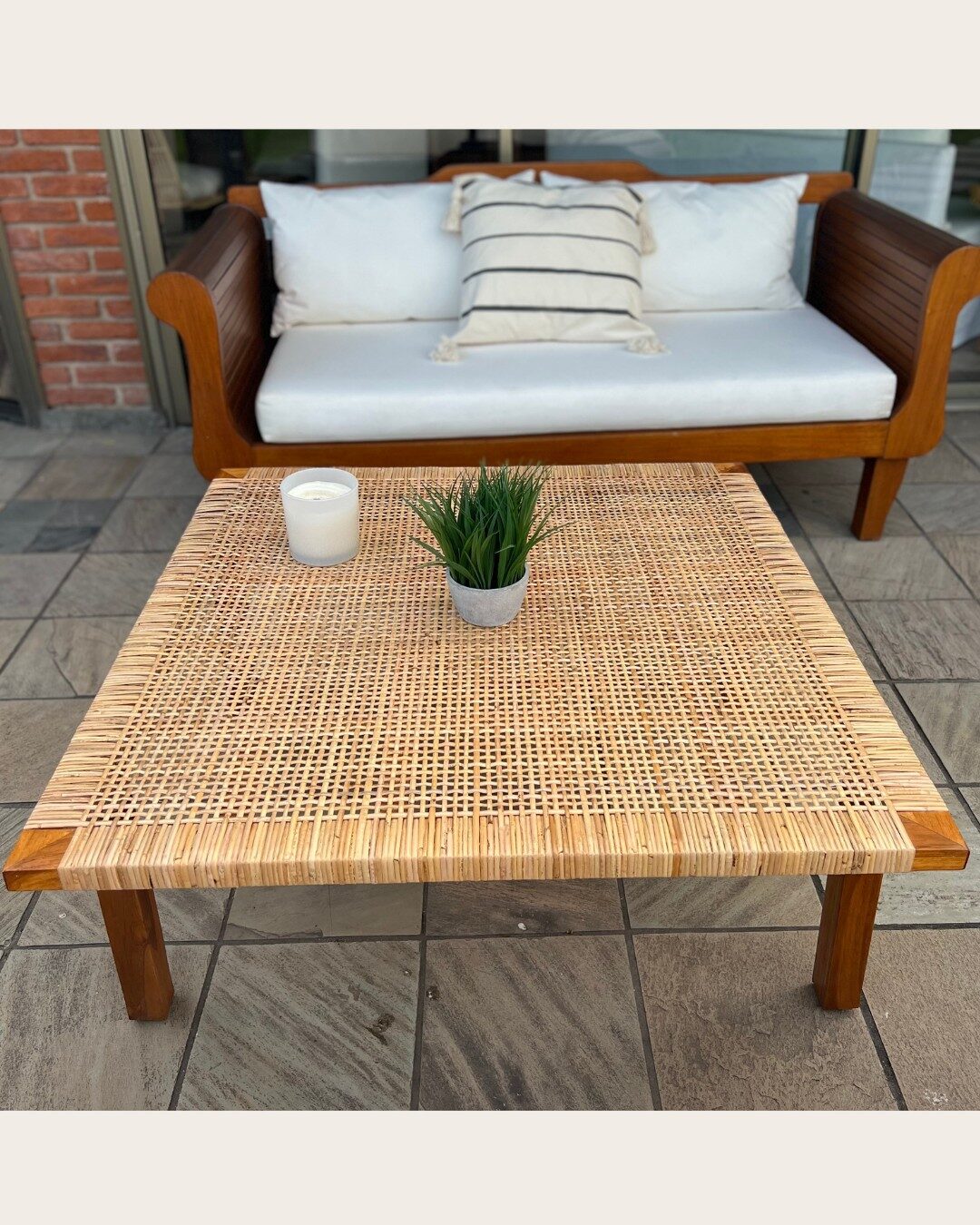 Mesa Ratona en Ratán