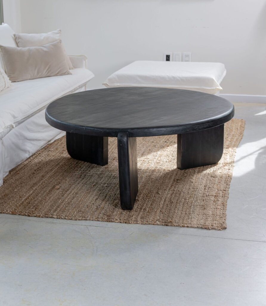Mesa ratona en teca negra