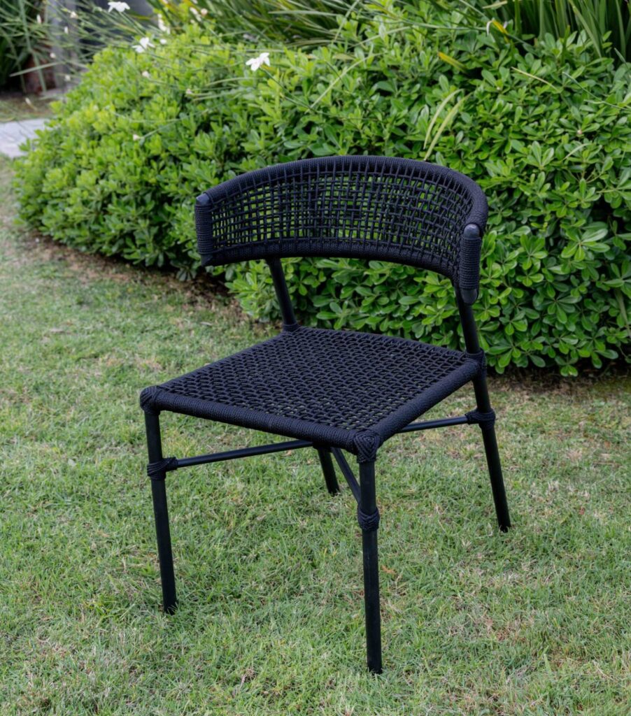 Silla en cuerda náutica negra y aluminio