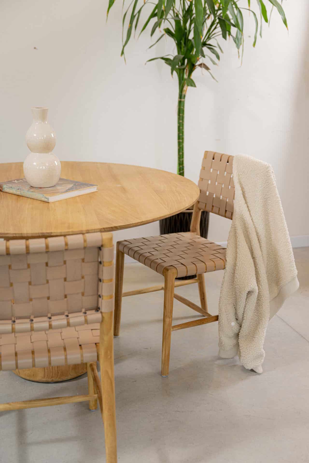 Silla en madera teca y cuero - Imagen 6