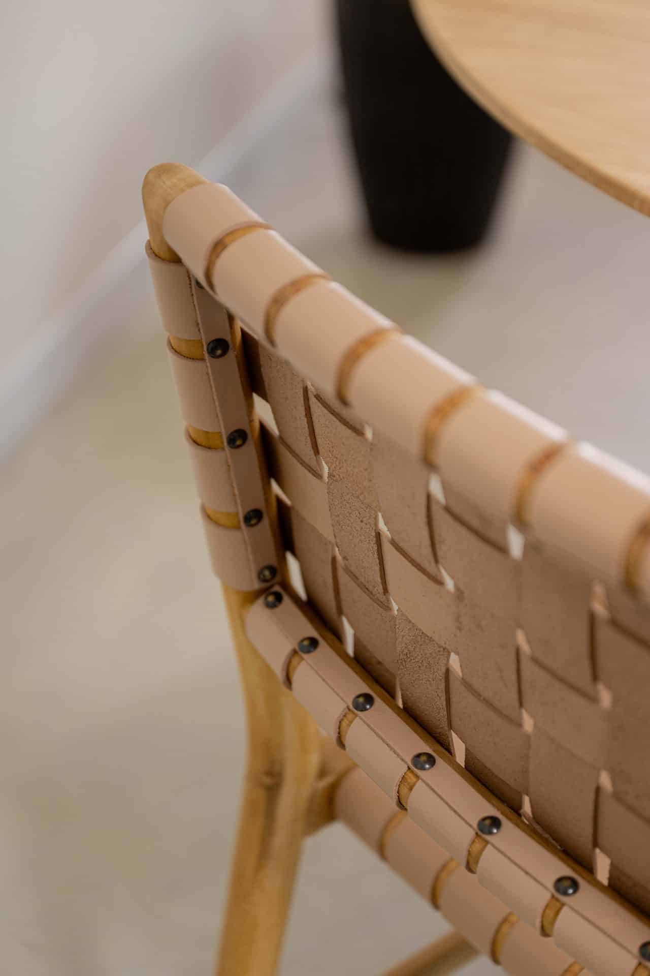 Silla en madera teca y cuero - Imagen 7