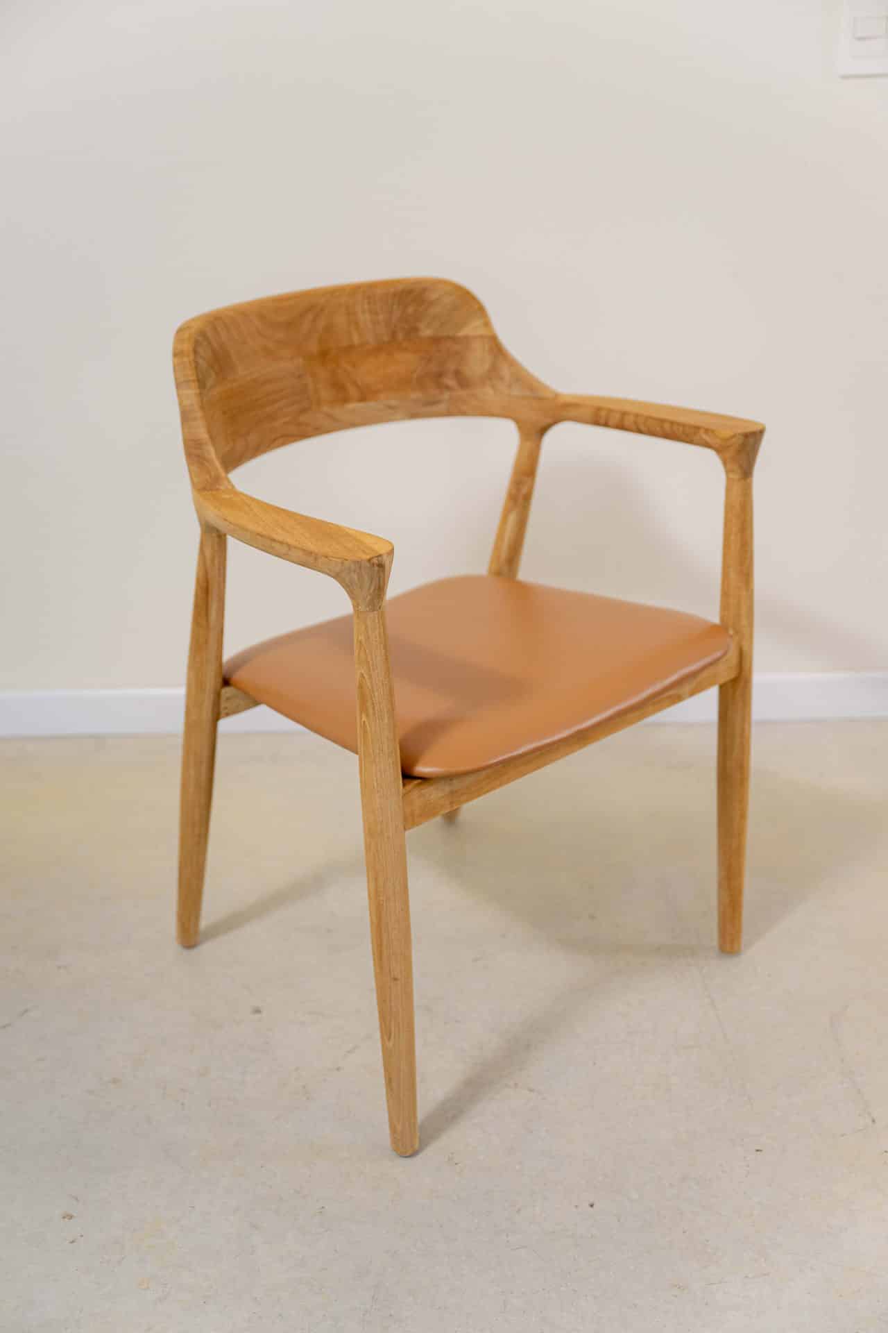 Silla en teca y cuero - Imagen 2