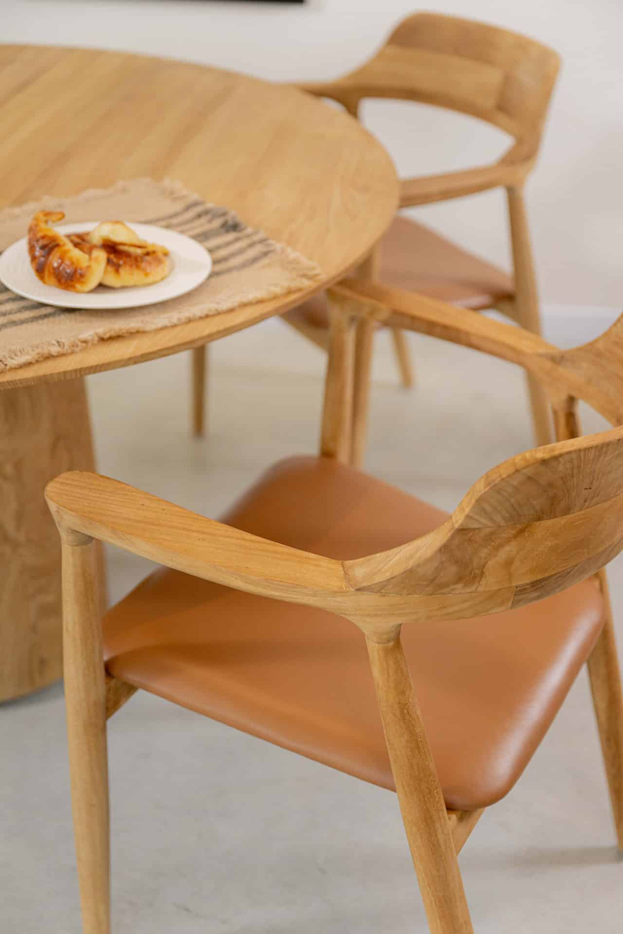 Silla en teca y cuero - Imagen 8