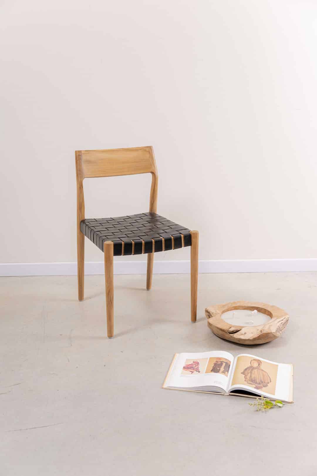 Silla en Teca y cuero negro - Imagen 2