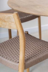 Silla  en teca y fibra de loom  sintética