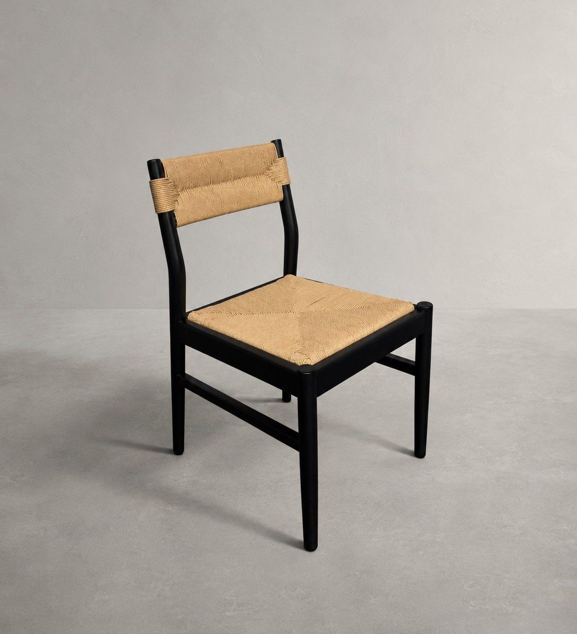 Silla en madera teca negra y fibra